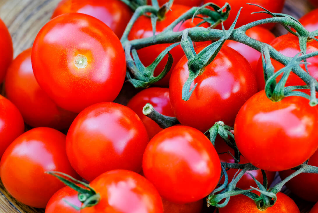 Likopenas yra raudonas pigmentas, natūraliai randamas pomidoruose.